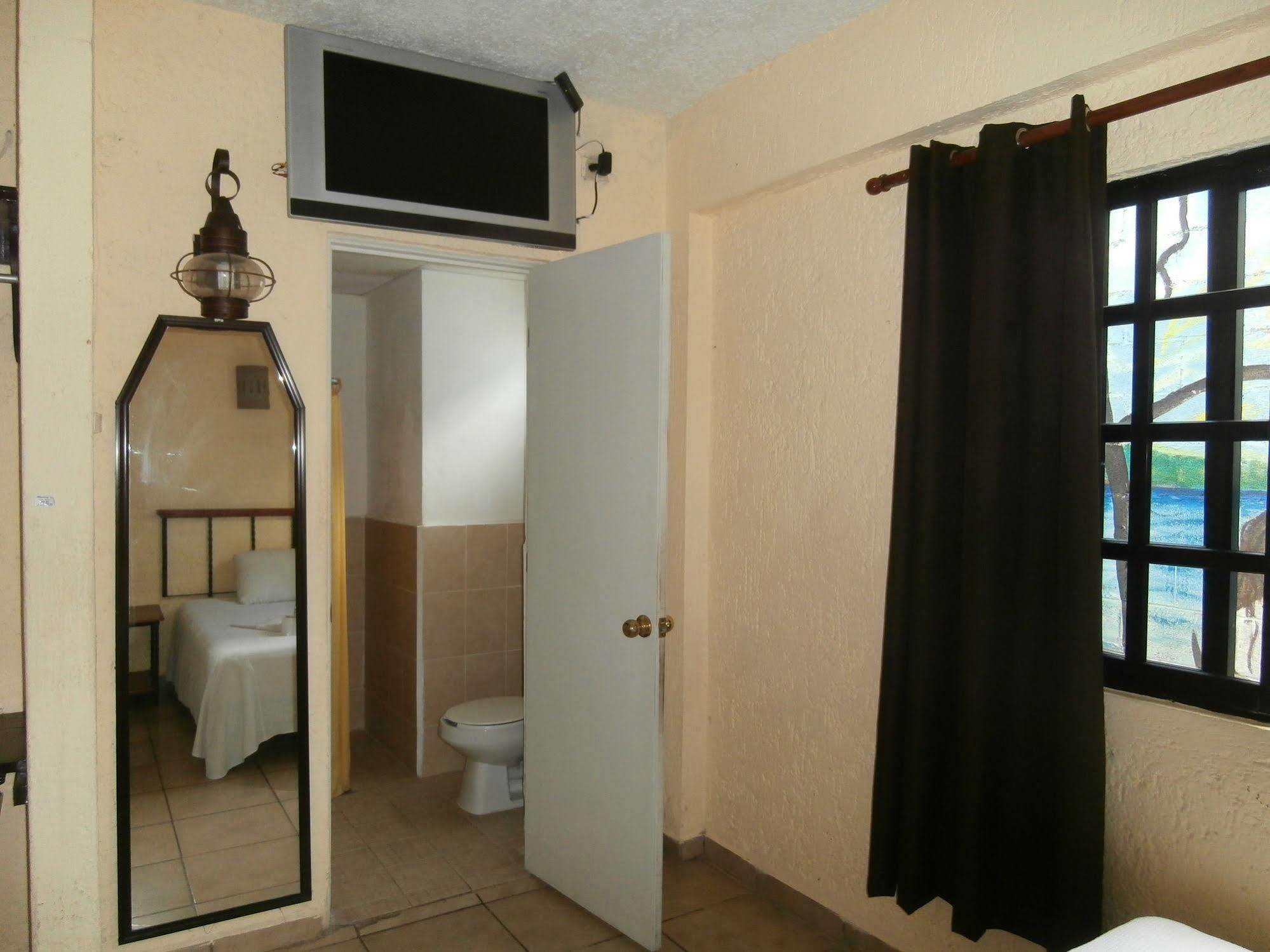Hotel Hacienda Cancún Esterno foto